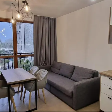 شقة Sleeps 4 With Pools Access - Smart Tvs *