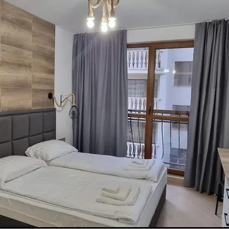 Sleeps 4 With Pools Access - Smart Tvs